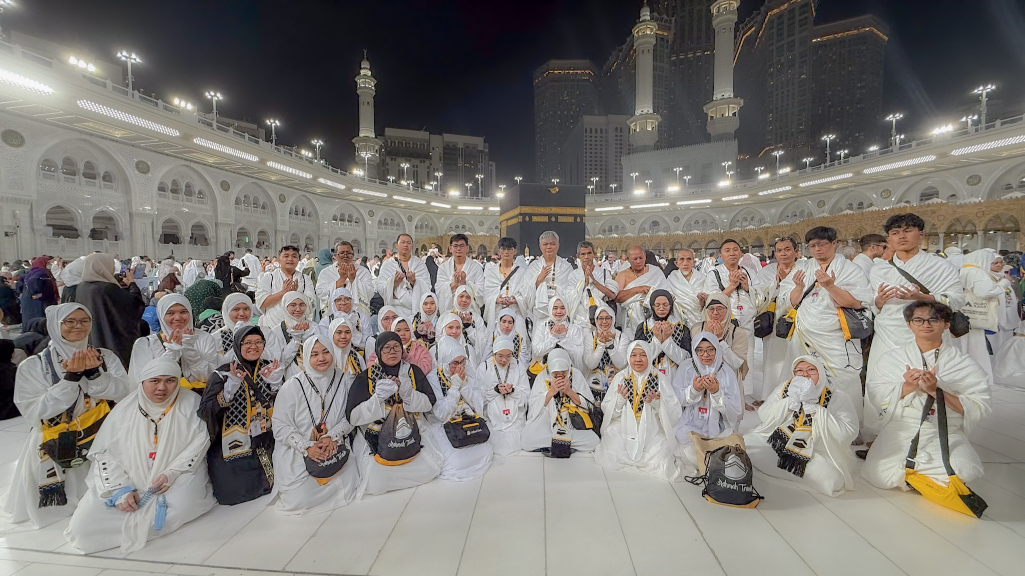 Cari umroh terpercaya 2026? Kenali ciri travel amanah, tips hindari penipuan, dan kenapa Rahmah Travel jadi pilihan 10.000+ jamaah. Konsultasi gratis.
