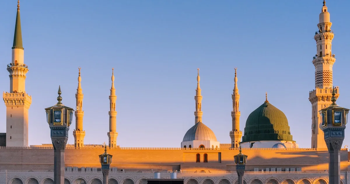 Hajar Aswad: Pengertian, Sejarah dan Keistimewaannya